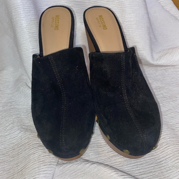 Platform Clogs - Picture 3 of 3